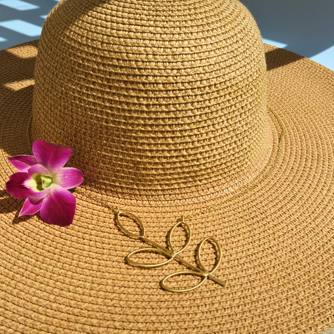 Penida Leaf Necklace