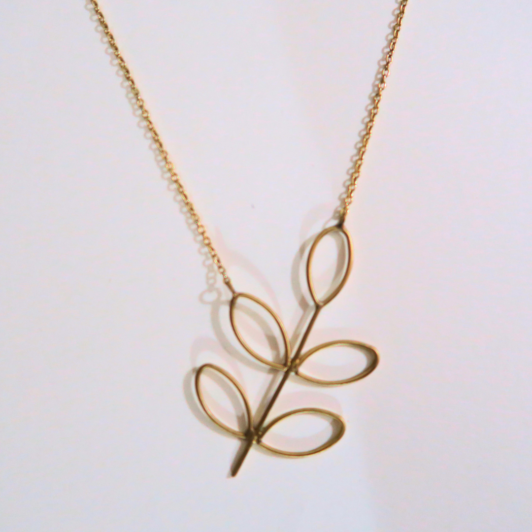 Penida Leaf Necklace