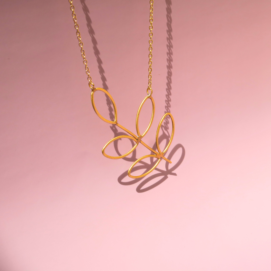 Penida Leaf Necklace