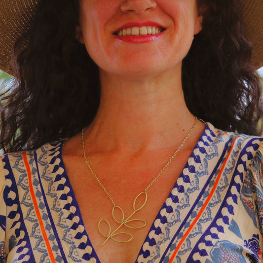 Penida Leaf Necklace
