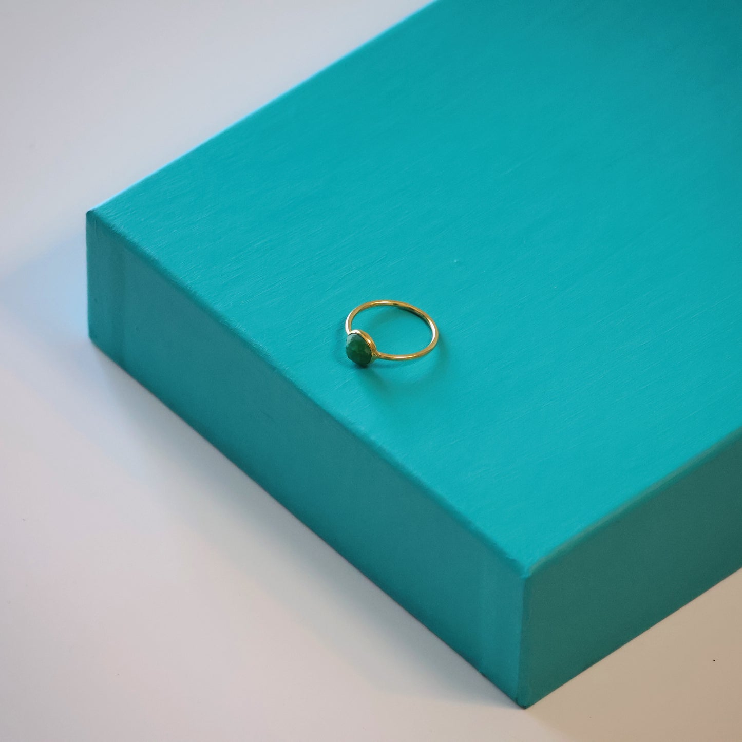 Graceful Green Ring
