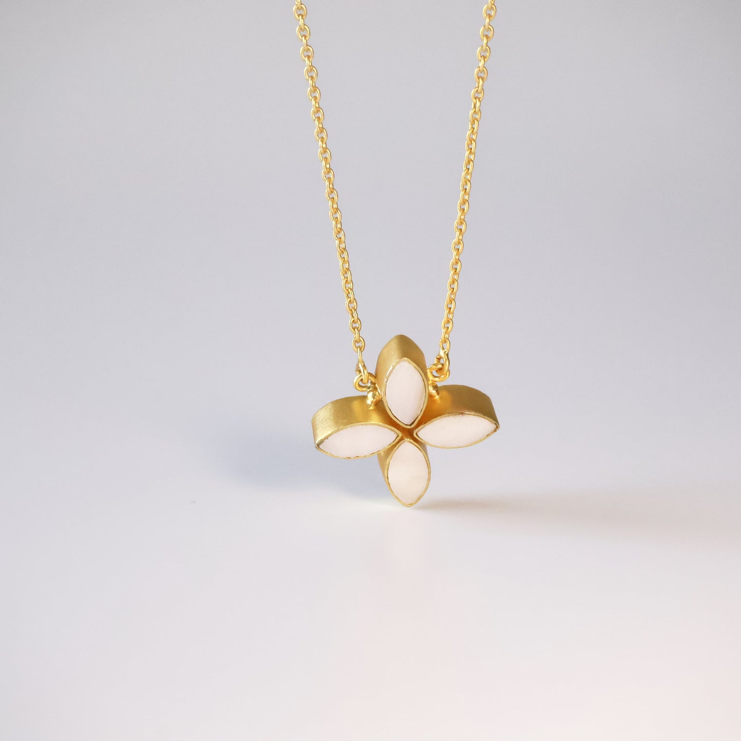 Mother of Pearl Flower Necklace