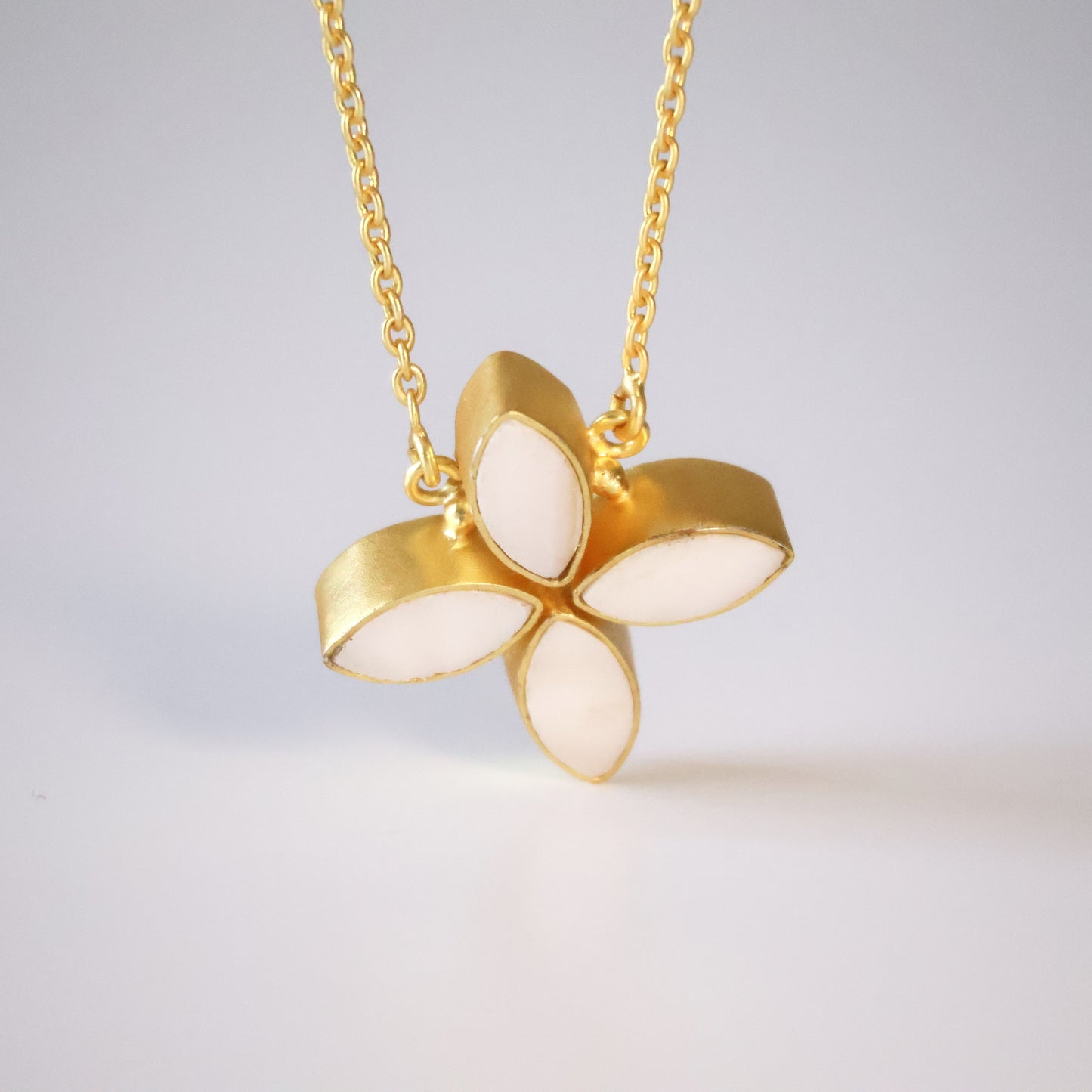Mother of Pearl Flower Necklace