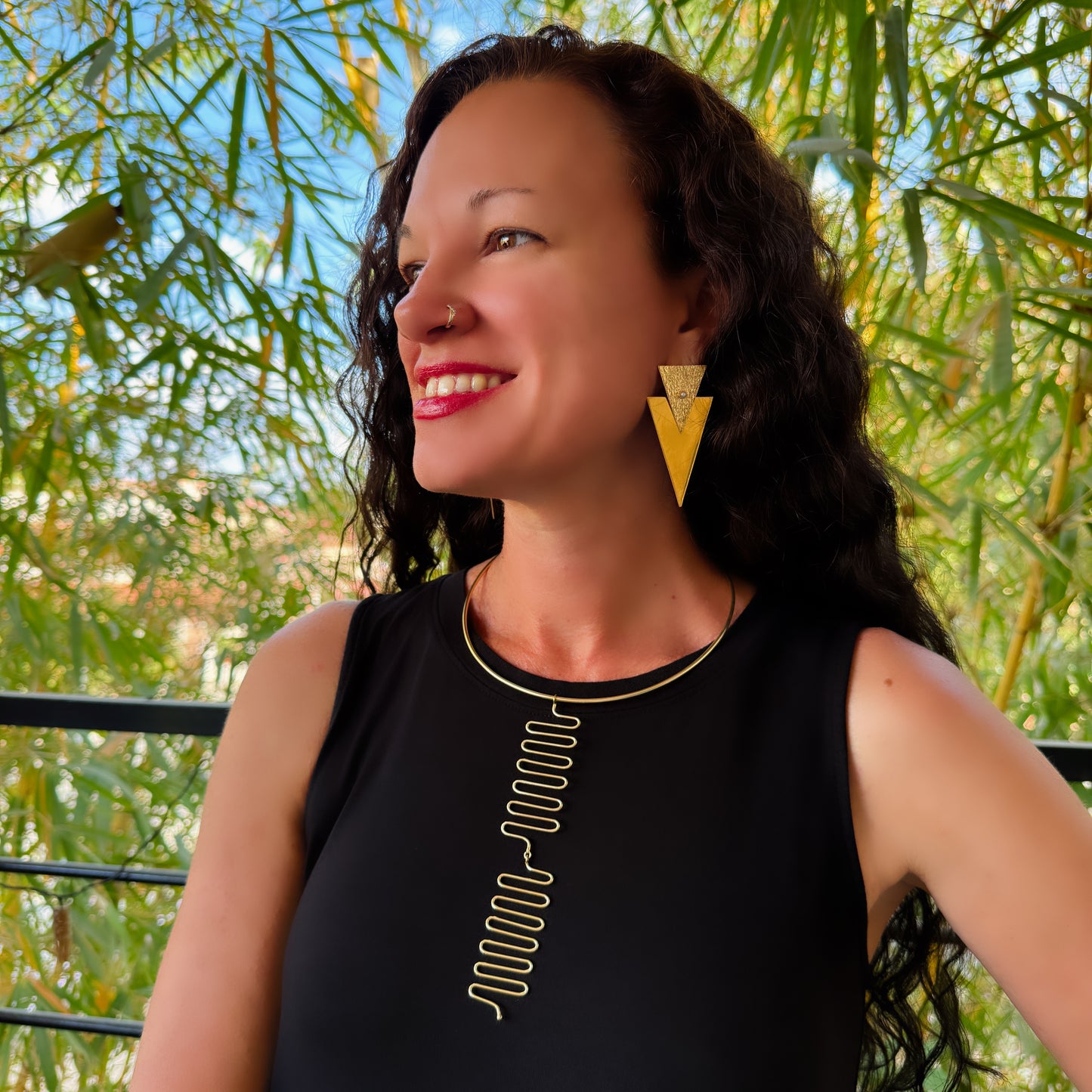 Flowing Current Hasli Necklace