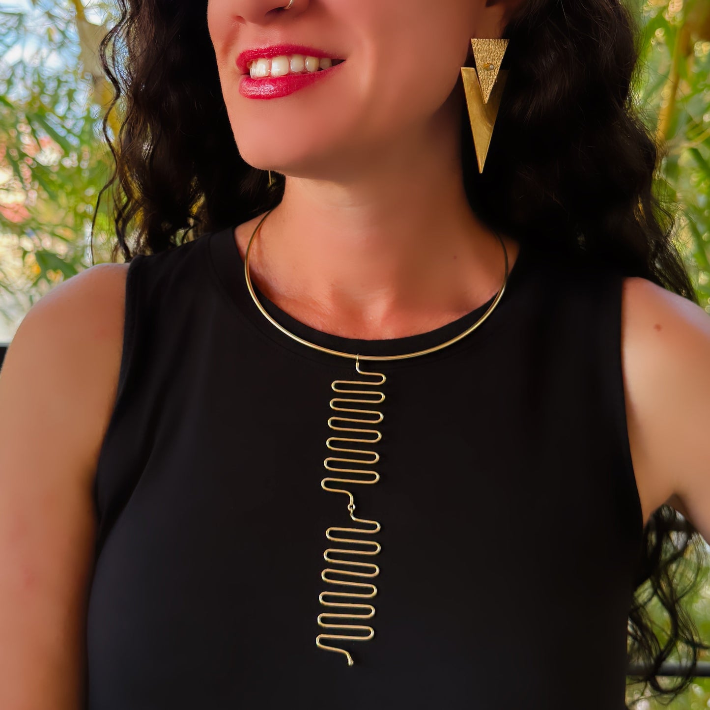 Flowing Current Hasli Necklace